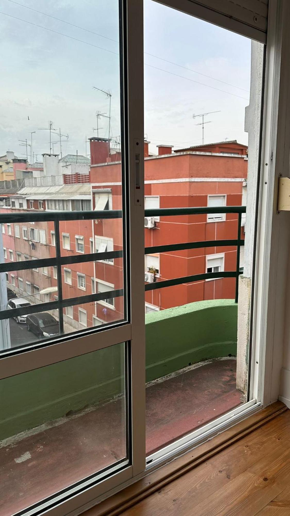 Do Bairro *